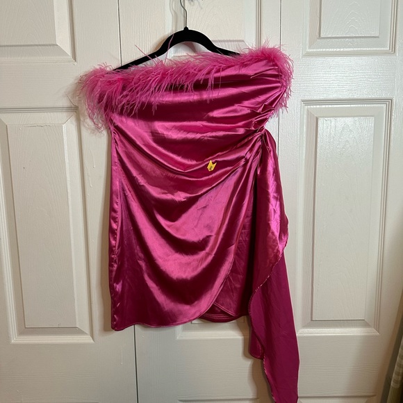 MORE TO COME Dress Size Medium - Picture 2 of 7